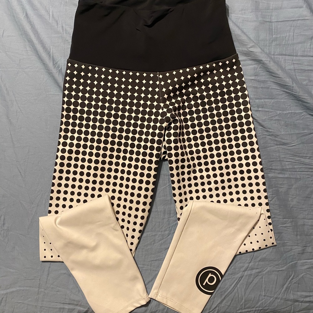 Pure barre 3/4 leggings